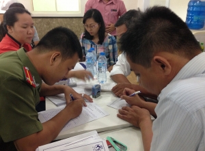 Việt Nam : phát hiện kho vũ khí Nha Trang, phòng khám bênh có y sĩ lậu Trung Quốc tại Sài Gòn