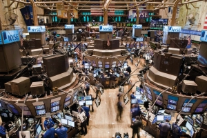 2020 : Tại sao thị trường chứng khoán lên trong khi kinh tế xuống ?