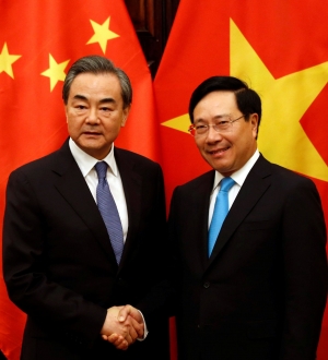 Phó Thủ tướng Phạm Bình Minh họp với Ngoại trưởng Vương Nghị