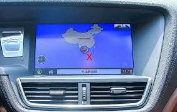 Mỹ trục xuất người Việt, cấm GPS lưỡi bò, xe máy điện VinFast