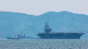 Tàu sân bay USS Ronald Reagan thăm Việt Nam