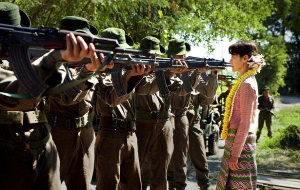 Hỗ trợ chế độ quân phiệt Myanmar, Hà Nội muốn làm khác người