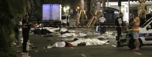 Điểm tin báo chí Pháp - Xe tông đám đông, vũ khí giết người hàng loạt