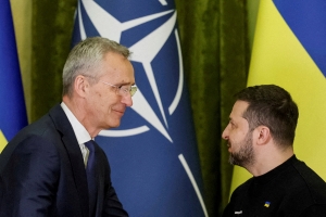 Điểm báo Pháp - Cánh cửa NATO hé mở cho Ukraine