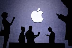 Apple trên đe dưới búa giữa đầu tư và nhân quyền
