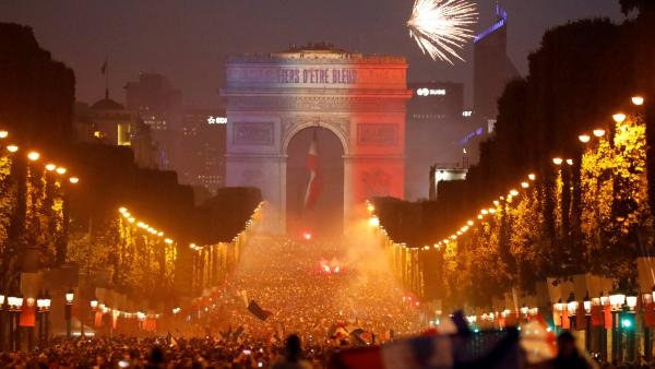 Điểm báo Pháp - Les Bleus đi vào huyền thoại sau 20 năm chờ đợi