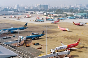 Đến lượt sân bay Tân Sơn Nhất bị điểm mặt : hậu ý gì ?