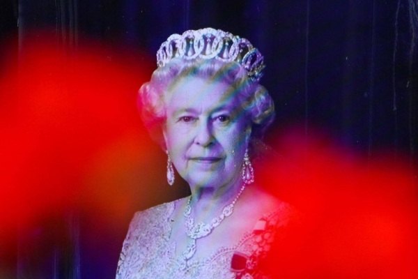 Điểm báo Pháp - Elizabeth II qua đời, nền quân chủ lung lay ?