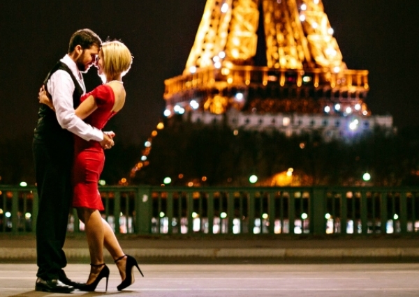 Một điểm hẹn lãng mạn ở Paris