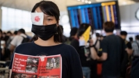 Ông Lạc Huệ Ninh 'run chân' ngày đầu nhậm chức ở Hong Kong ?
