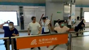 Chính quyền Hồng Kông sử dụng du đãng để tấn công người biểu tình