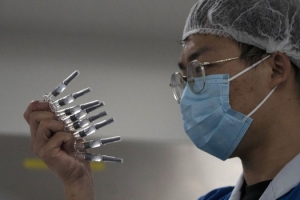 Việt Nam trước chính sách ngoại giao vắc xin của Trung Quốc và Hoa Kỳ
