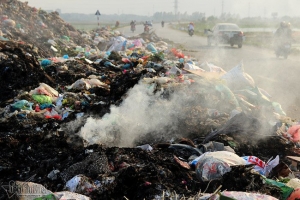 Môi trường : bãi rác Đa Phước ô nhiễm, kênh Tàu Hủ bốc mùi