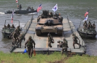 Hoa Kỳ và Hàn Quốc tập trận trên thực địa