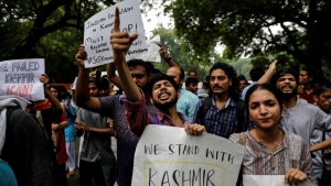 Ấn Độ tước quyền tự trị xứ Kashmir : Các hệ quả nào ?