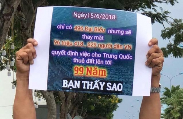 Ở Việt Nam yêu nước là phải &quot;dạt vòm&quot;… ?