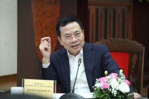 Nguyễn Mạnh Hùng hăm dọa người bày tỏ ý kiến trên mạng xã hội