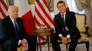 Quan hệ Pháp - Nga, Donald Trump có	 3 bảo mẫu
