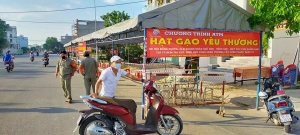 Covid ở Sài Gòn : Các dòng tu công giáo cứu trợ dân nghèo