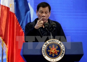 Hăm dọa rồi chối, tâm thần Tổng thống Duterte không bình thường