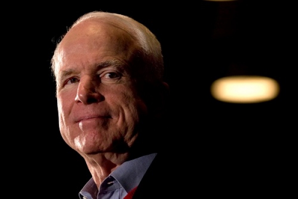 Điểm báo Pháp - John McCain, người lính cương trực