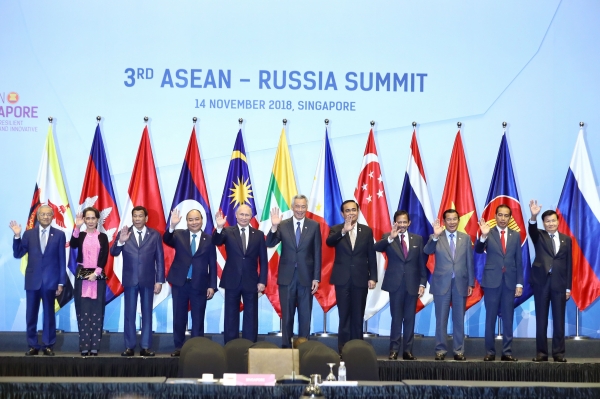 Quan hệ với Nga, ASEAN và Việt Nam có những phản ứng lạ khó biện hộ