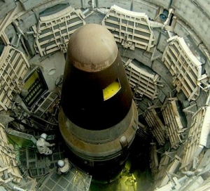 Điểm báo Pháp - Nối lại thử nghiệm hạt nhân ?