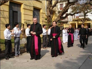 Phái đoàn ngoại giao Vatican đến Hà Nội
