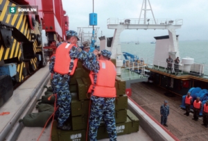 Dân quân biển Trung Quốc cướp tàu và cướp hải sản của ngư dân Việt