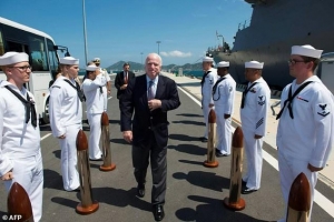 Thượng nghị sĩ John McCain viếng thăm Việt Nam