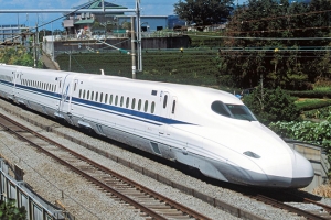 Xây Shinkansen hay nên để dành tiền trả nợ quốc gia ?
