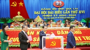 Đảng viên Đảng cộng sản Việt Nam nên bầu ai vào bộ chính trị ?