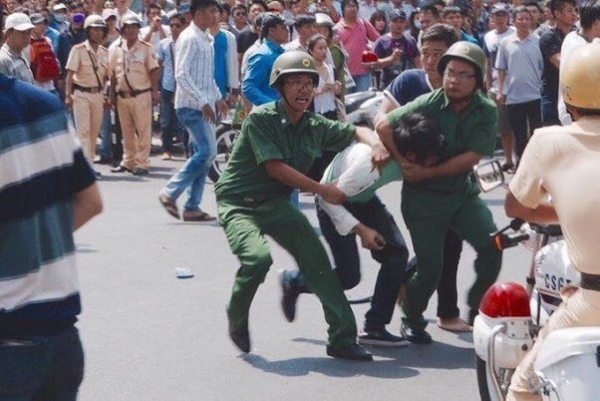 Đã đến lúc cách mạng dân chủ xảy ra
