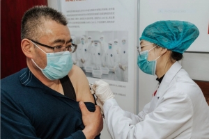 Điểm báo Pháp - Tại sao Trung Quốc chậm tiêm chủng cho dân ?
