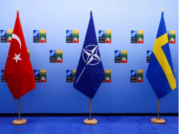 NATO vẫn tiếp tục phình to