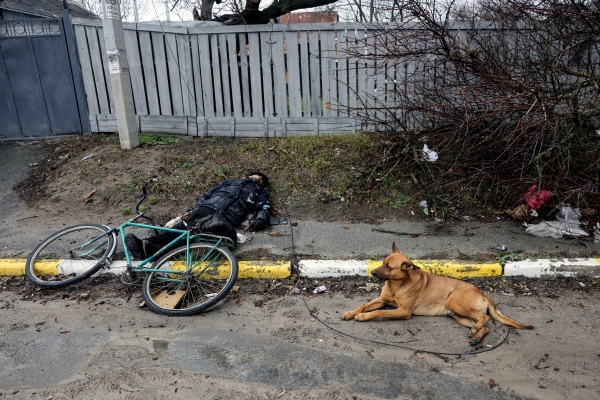 Điểm tuần báo Pháp - Bucha trở thành biểu tượng chiến tranh Ukraine