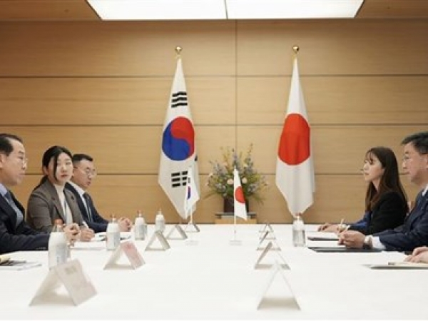 Hàn Quốc và Nhật Bản bắt tay nhau