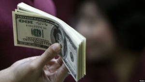 Vì sao Ngân hàng Nhà nước phải ‘thận trọng như đi trên băng mỏng’ khi mua USD ?