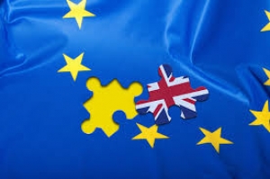 Ly dị Anh – EU : Bà May một cổ mấy tròng