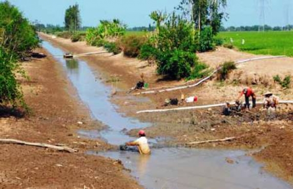 Đồng bằng sông Cửu Long thiếu nước và nạn khai thác cát bừa bãi