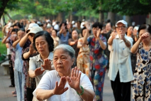 Việt Nam đang già đi trước khi giàu