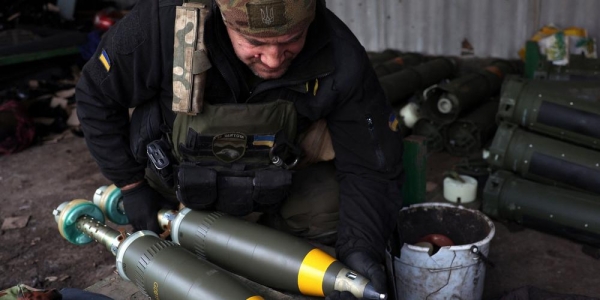 Liên Âu sẽ tăng viện đạn pháo cho Ukraine