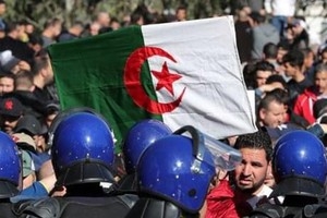 Algeria : tiếp tục biểu tình chống Tổng thống Bouteflika tái ứng cử