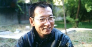 Điểm tin báo chí Pháp - Sự hy sinh của giáo sư Lưu Hiểu Ba