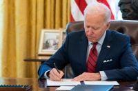 Tổng thống Biden ký luật ngân sách 1,2 nghìn tỷ đôla