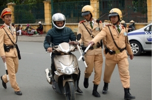 Sao số vụ chống lại Cảnh sát giao thông ngày càng tăng ?