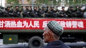 Trung Quốc : &quot;Đánh mạnh&quot;, chiến dịch an ninh tốn kém tại Tân Cương