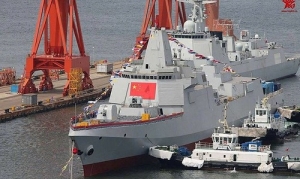 Trung Quốc khoe tàu chiến thế hệ mới, kiểm duyệt Leica