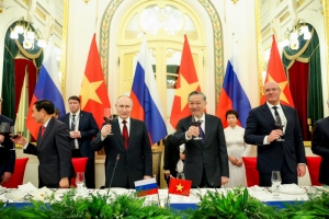 Putin viếng thăm Việt Nam dưới ánh mắt quốc tế