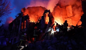 Nga bắn hỏa tiễn vào khu dân cư và kho lúa mì của Ukraine